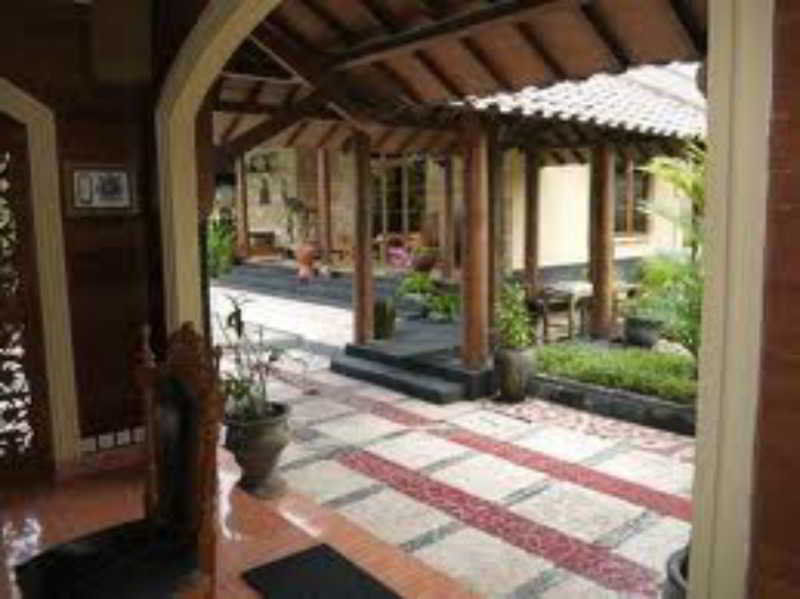Отель Ndalem Bantul Джокьякарта Экстерьер фото